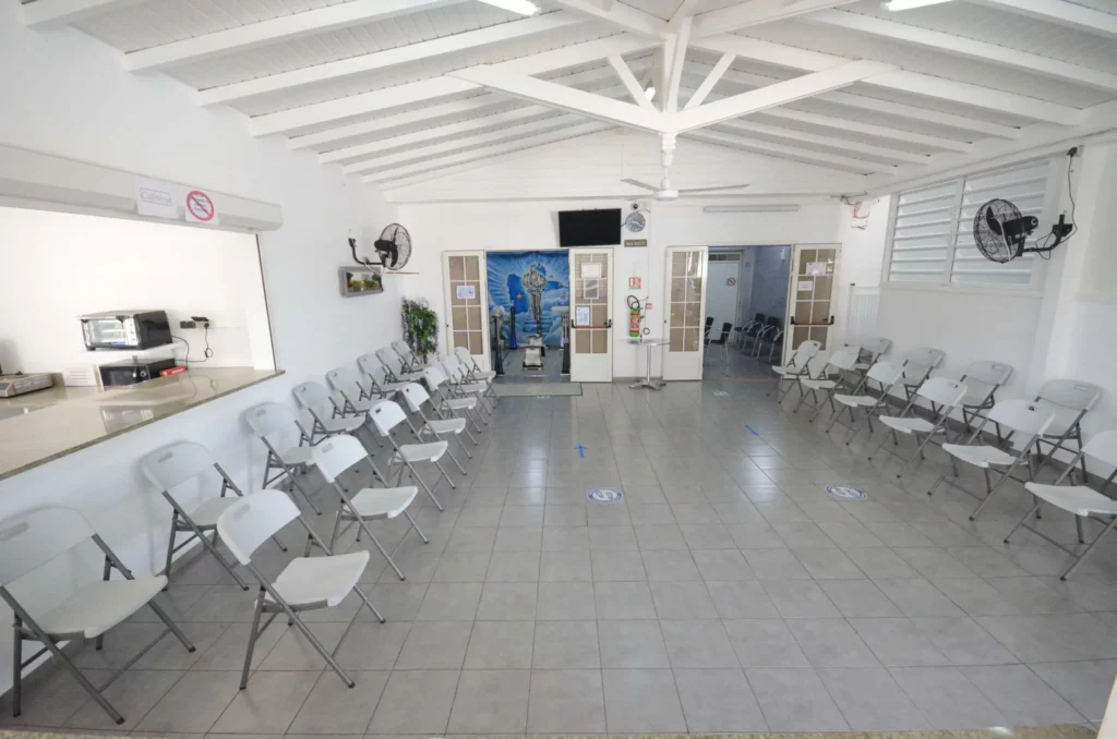 Salle d'accueil et de cérémonie de la chambre funéraire